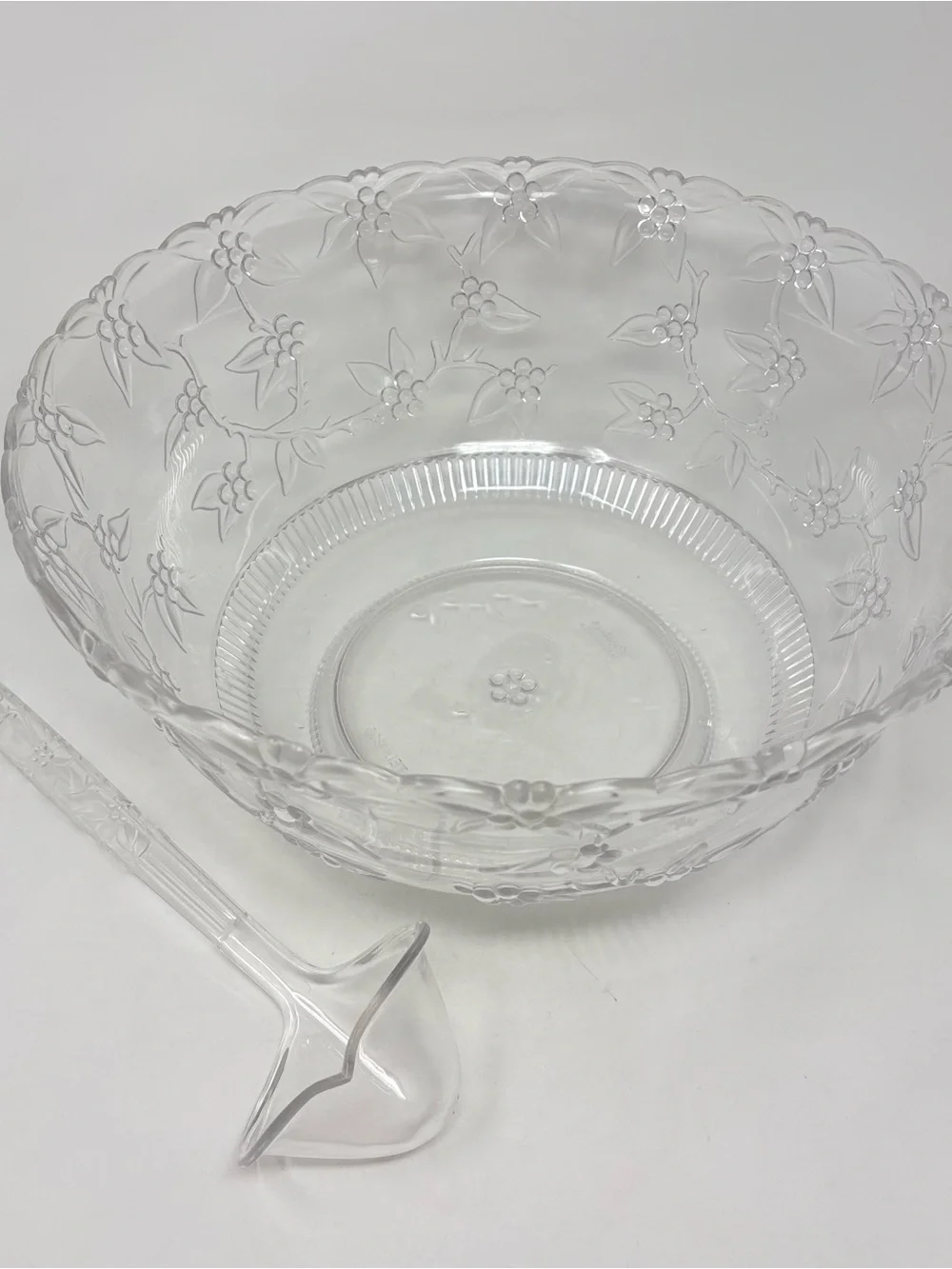 Regaline Clear Plastic 2pc Extra Large Mixing Bowl Serving Bowl 14” & Ladle USA